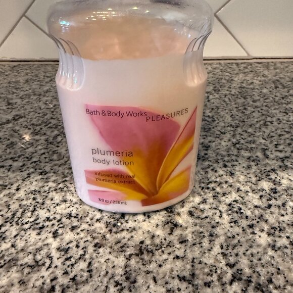 Vintage Bath & Body Works PLUMERIA Pleasures Body Lotion 8oz Retired - Picture 2 of 5